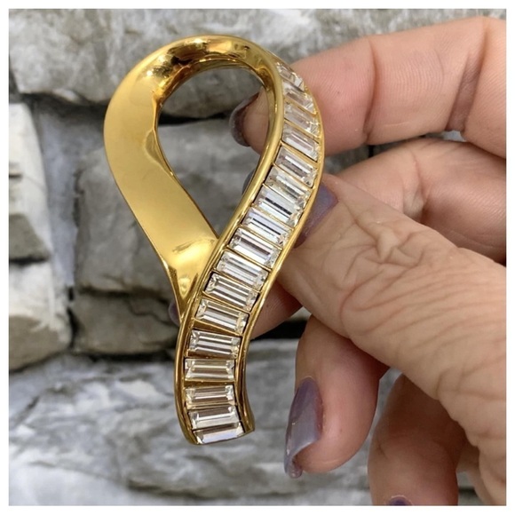 Vintage Signed Swarovski Crystals Swan Logo Baguette Rhinestones Gold Brooch Pin - Picture 1 of 6